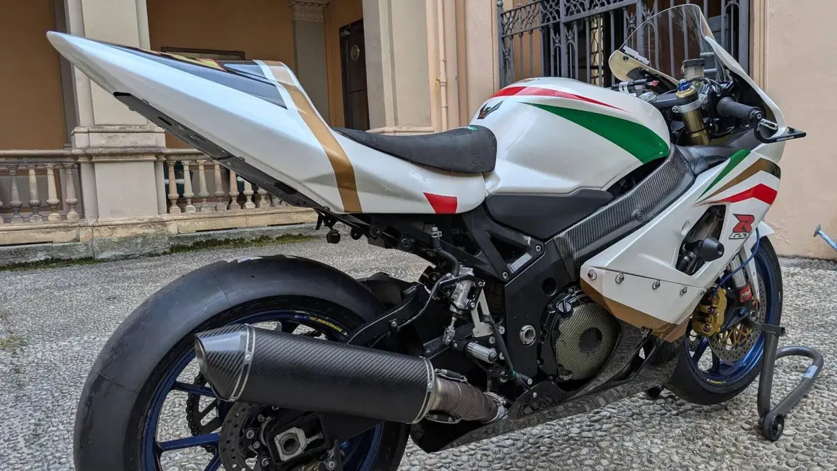 Suzuki GSX R 750 (2004 - 05)  (4)