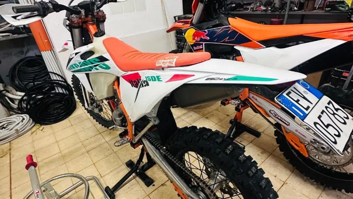 KTM 250 EXC-F Six Days (2021)  (5)