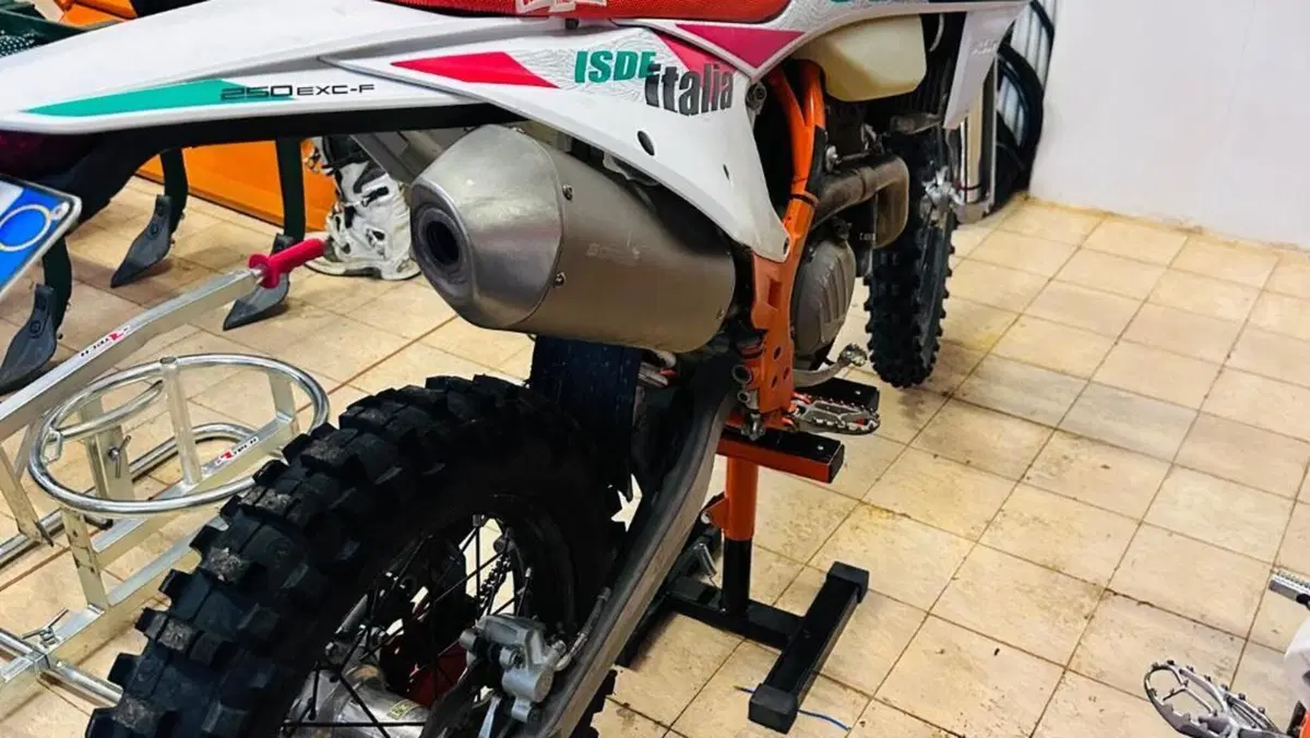 KTM 250 EXC-F Six Days (2021)  (8)