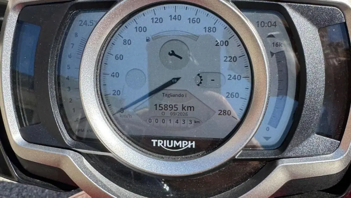 Triumph Rocket 3 R 221 (2021 - 23)  (3)