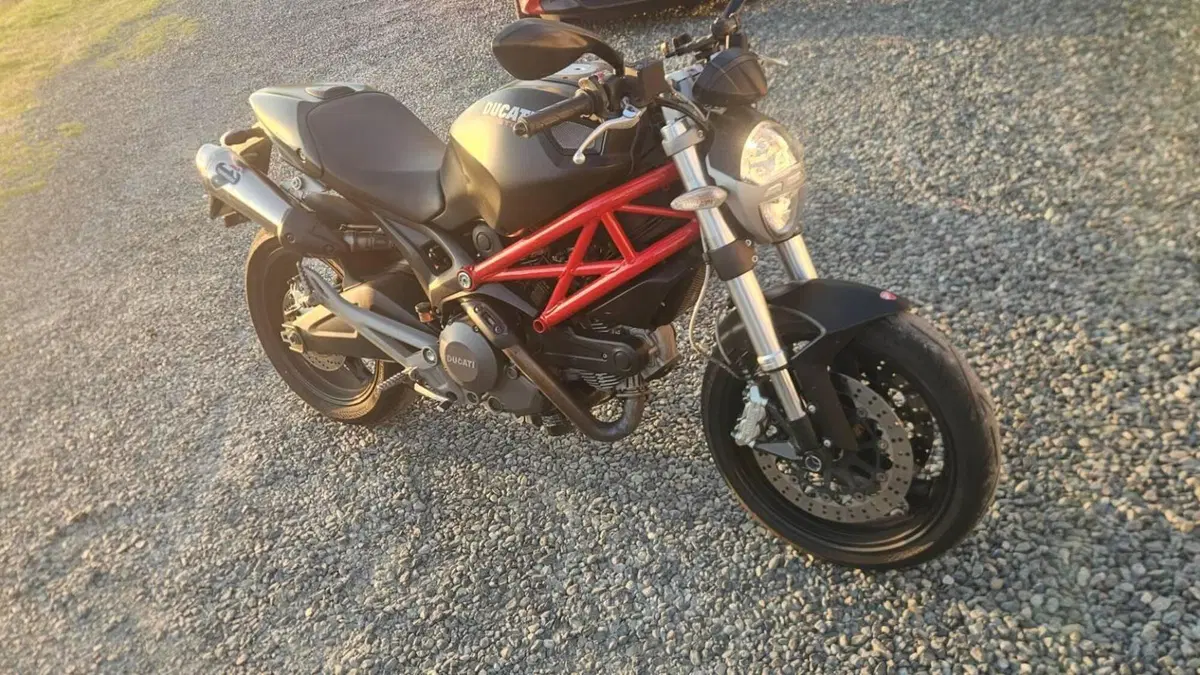 Ducati Monster 696 (2008 - 13)  (2)