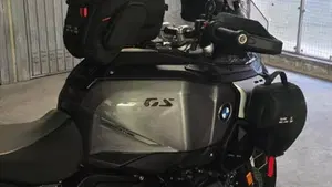 Bmw R 1300 GS Adventure Triple Black (2025 - 26)  (6)