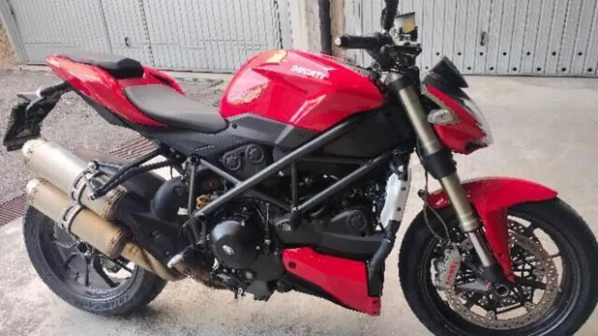 Ducati Streetfighter (2009 - 12)  (4)