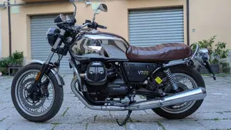 Moto Guzzi V7 III Anniversario (2017 - 18) usata
