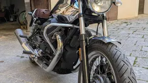 Moto Guzzi V7 III Anniversario (2017 - 18)  (4)