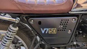 Moto Guzzi V7 III Anniversario (2017 - 18)  (5)