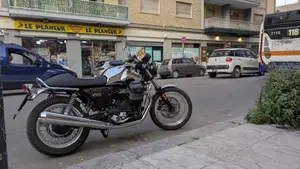 Moto Guzzi V7 III Anniversario (2017 - 18)  (7)