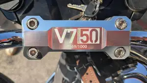 Moto Guzzi V7 III Anniversario (2017 - 18)  (11)