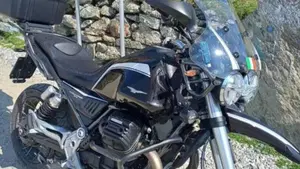 Moto Guzzi V85 TT Guardia d'Onore (2022 - 23)  (2)