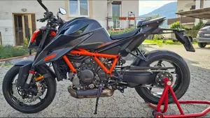 KTM 1290 Super Duke R (2021)  (2)