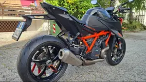 KTM 1290 Super Duke R (2021)  (4)