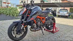 KTM 1290 Super Duke R (2021)  (6)