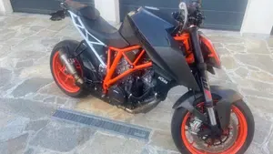 KTM 1290 Super Duke R ABS (2017 - 18)  (2)