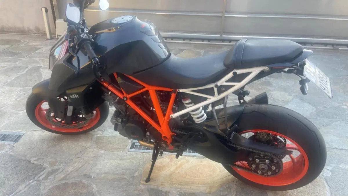 KTM 1290 Super Duke R ABS (2017 - 18)  (4)