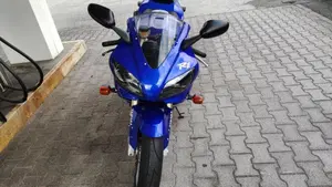 Yamaha YZF R1 (1998 - 99)  (2)