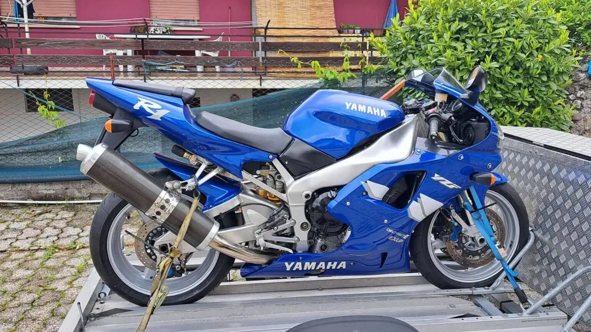 Yamaha YZF R1 (1998 - 99)  (6)