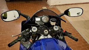 Yamaha YZF R1 (1998 - 99)  (9)