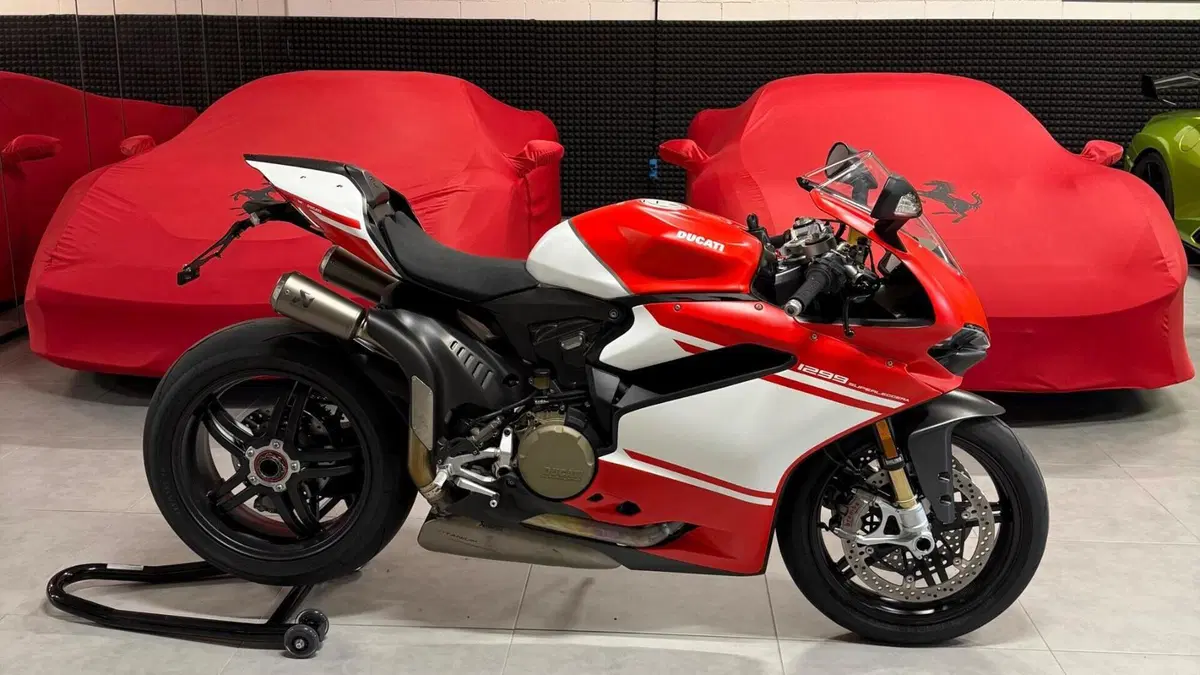 Ducati Superleggera 1299 (2017) 