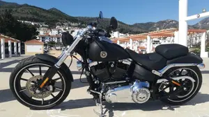 Harley-Davidson 1690 Breakout (2013 - 17) - FXSB  (2)