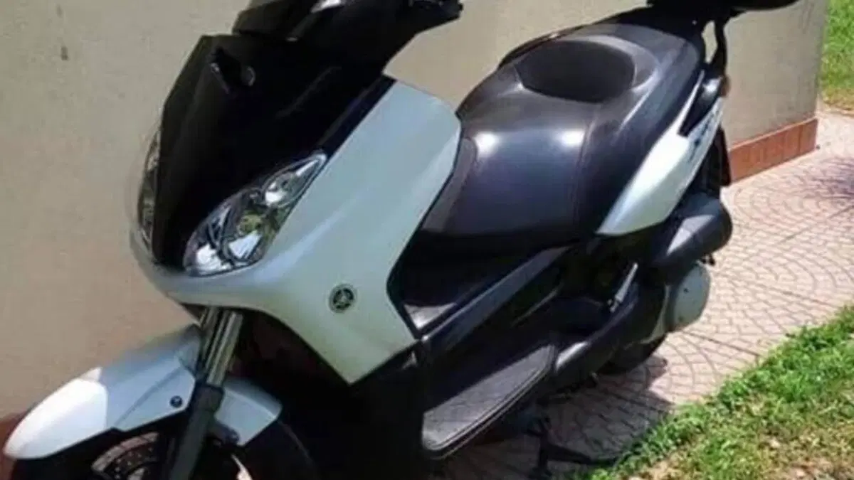 Yamaha X-Max 250 (2007 - 09)  (2)