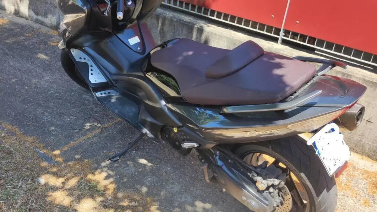 Yamaha T-Max 500 (2008 - 12)  (3)