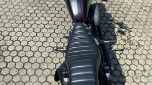 Harley-Davidson 1200 Custom (2018 - 20) - XL1200C  (4)