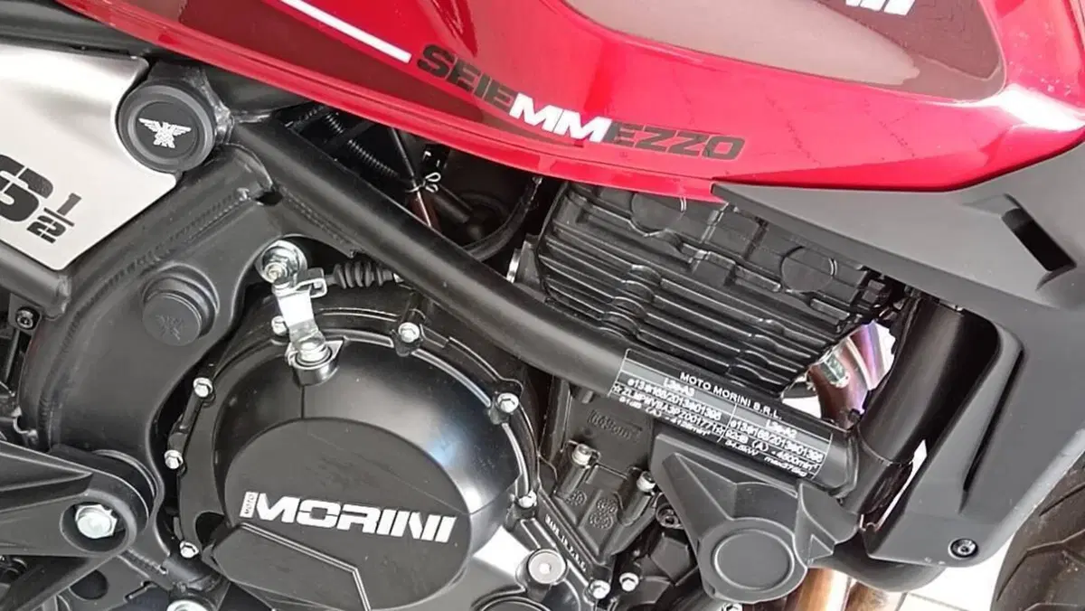 Moto Morini SEIEMMEZZO STR (2022 - 26)  (10)
