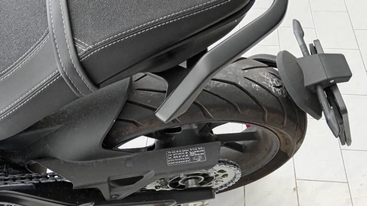 Moto Morini SEIEMMEZZO STR (2022 - 26)  (13)