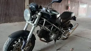 Ducati Monster 620 Dark (2003 - 06) 