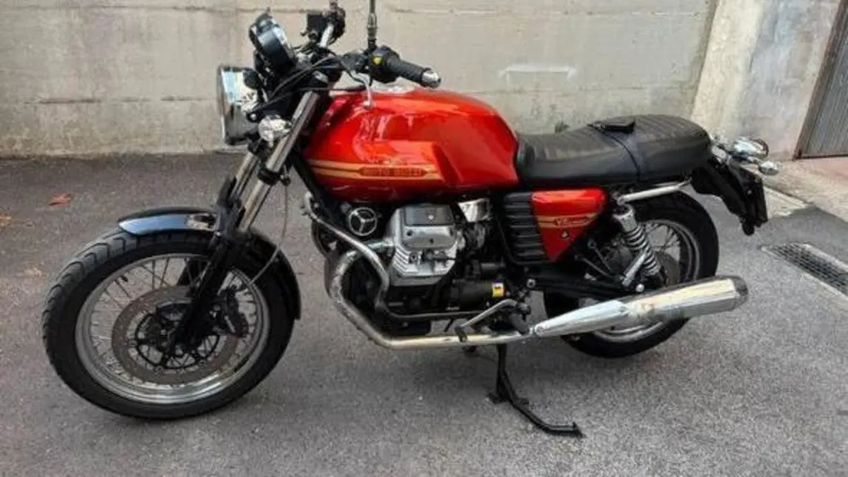 Moto Guzzi V7 Classic (2008 - 12)  (2)