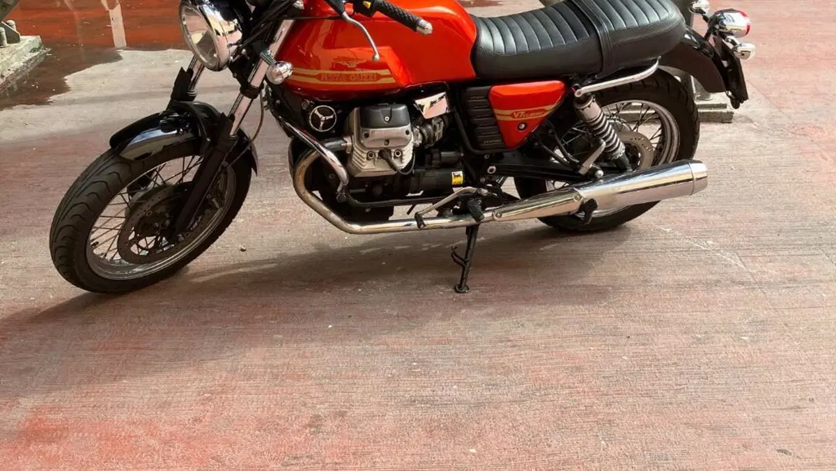 Moto Guzzi V7 Classic (2008 - 12)  (4)