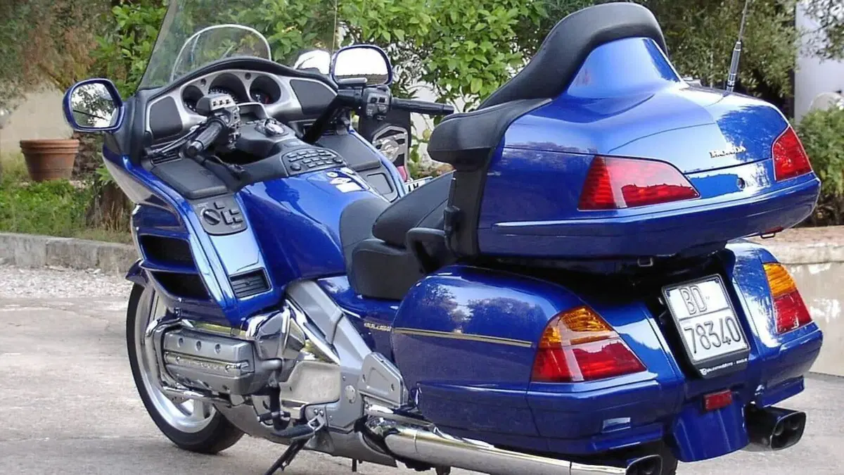 Honda GL 1800 Gold Wing (2000 - 05) 