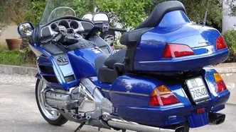 Honda GL 1800 Gold Wing (2000 - 05) usata