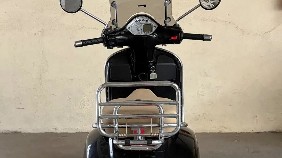 Vespa GTS 250 i.e.  (4)