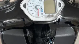 Vespa GTS 250 i.e.  (5)