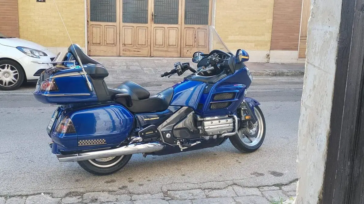 Honda GL 1800 Gold Wing (2000 - 05) 