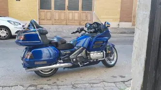 Honda GL 1800 Gold Wing (2000 - 05) usata