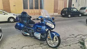Honda GL 1800 Gold Wing (2000 - 05)  (4)