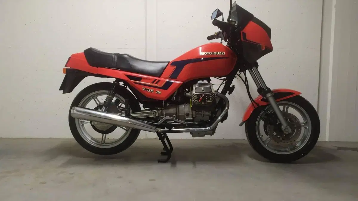 Moto Guzzi   (2)