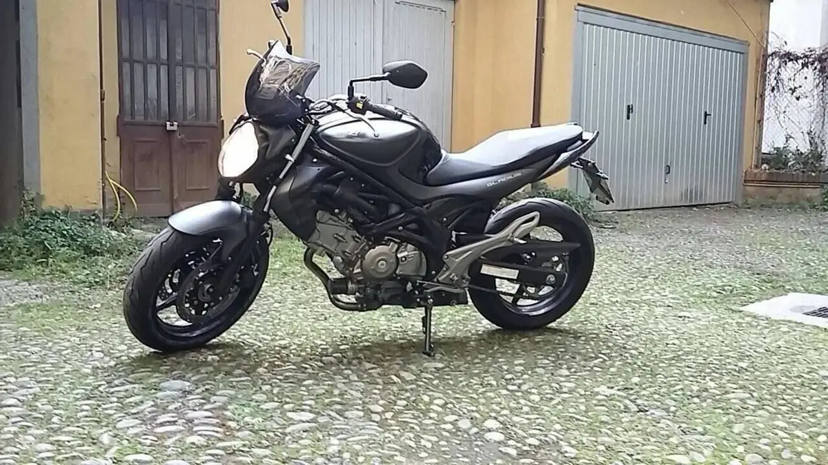 Suzuki Gladius 650 SFV ABS (2009 - 15)  (3)
