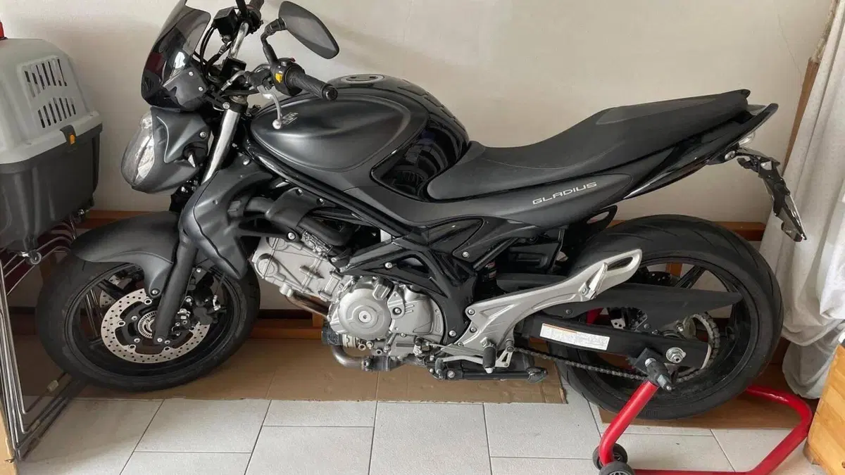 Suzuki Gladius 650 SFV ABS (2009 - 15)  (4)