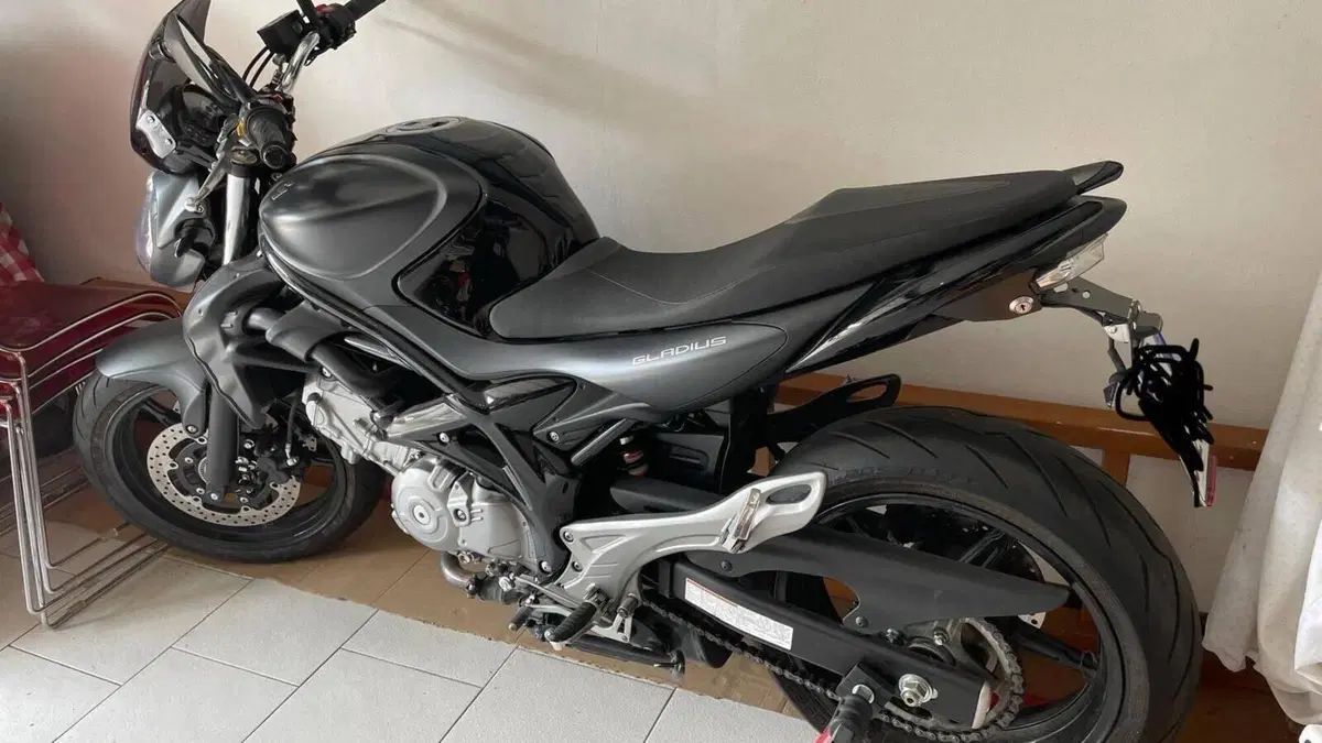 Suzuki Gladius 650 SFV ABS (2009 - 15)  (6)