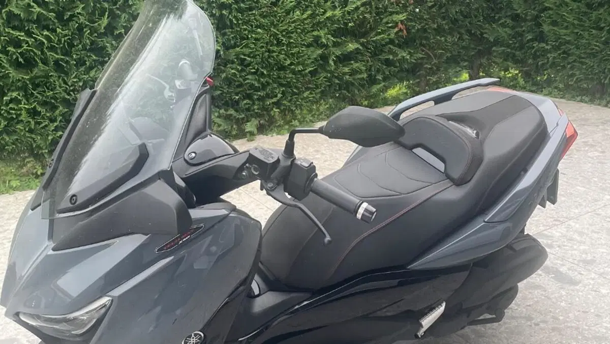 Yamaha X-Max 125 Tech Max (2021 - 24)  (2)