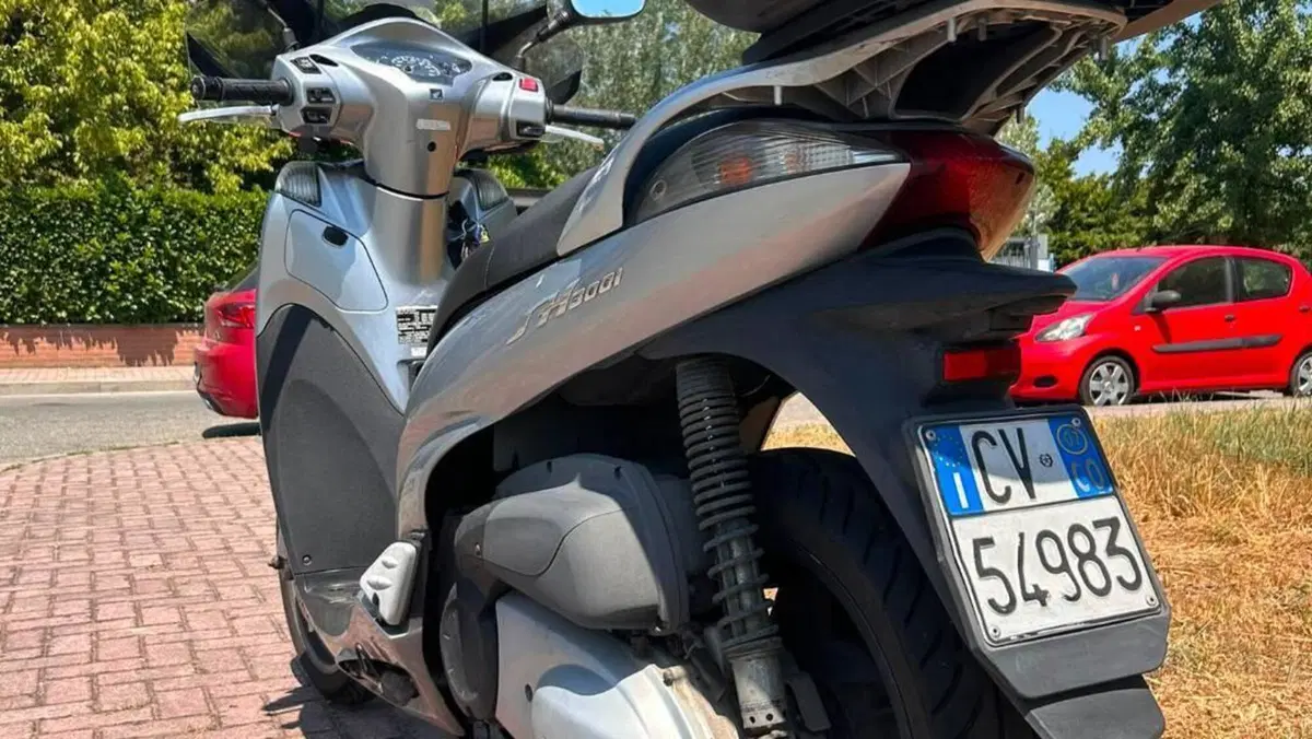 Honda SH 300 i (2006 - 10)  (4)
