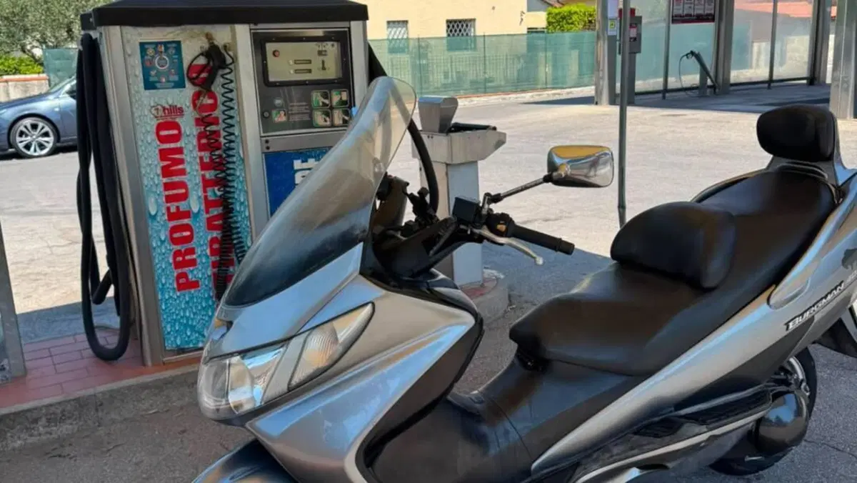 Suzuki Burgman AN 400 Limited Edition (2006 - 09)  (2)