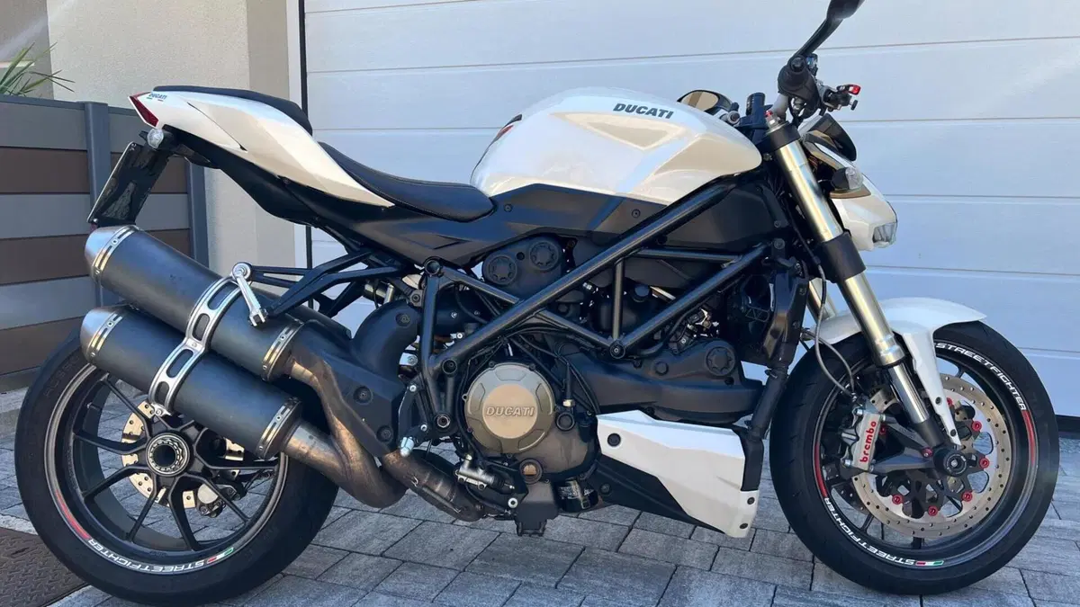 Ducati Streetfighter (2009 - 12)  (2)