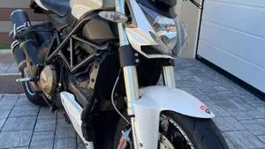 Ducati Streetfighter (2009 - 12)  (4)