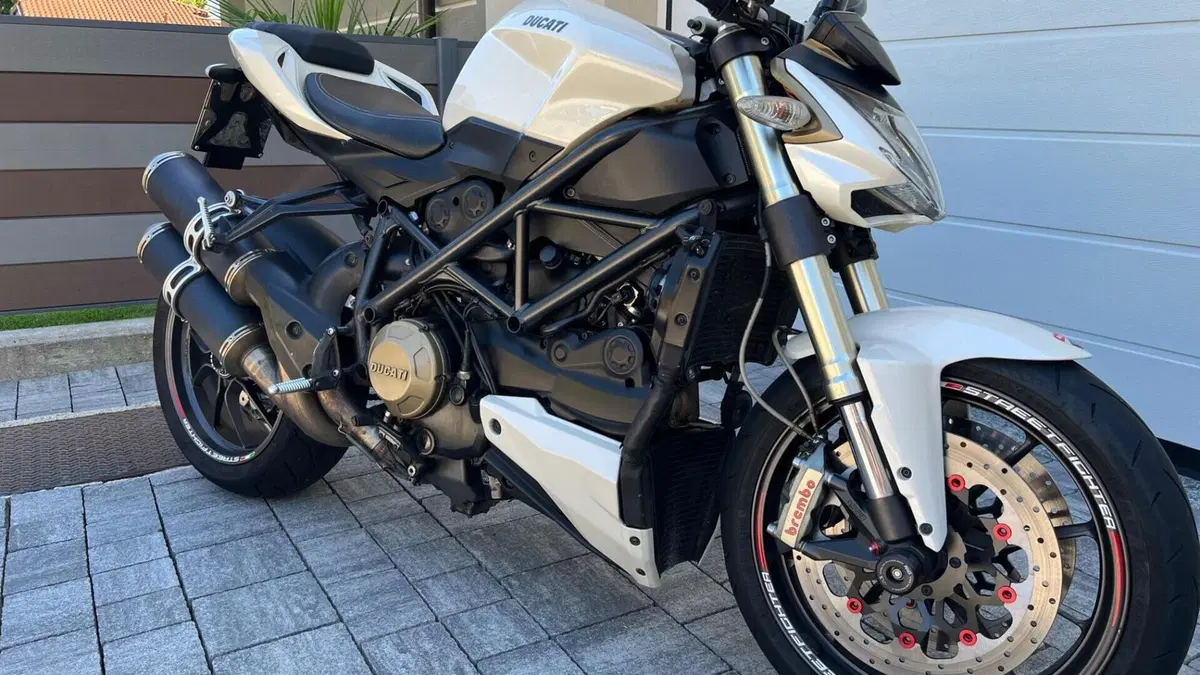 Ducati Streetfighter (2009 - 12)  (8)