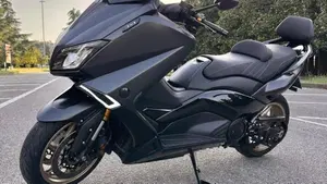 Yamaha T-Max 530 Iron Max ABS (2014 - 17)  (2)