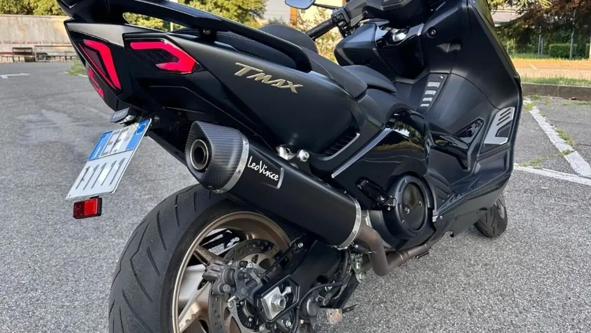 Yamaha T-Max 530 Iron Max ABS (2014 - 17)  (5)